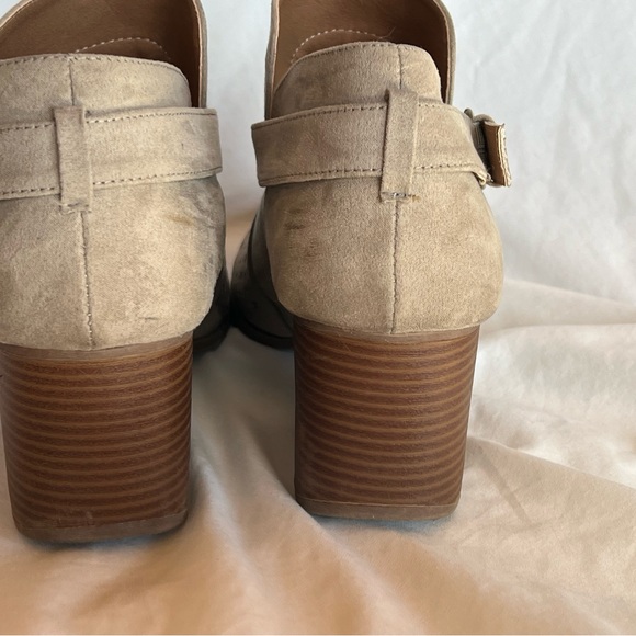 Size 12 Maurices Booties Boots tan beige EUC - Picture 6 of 10